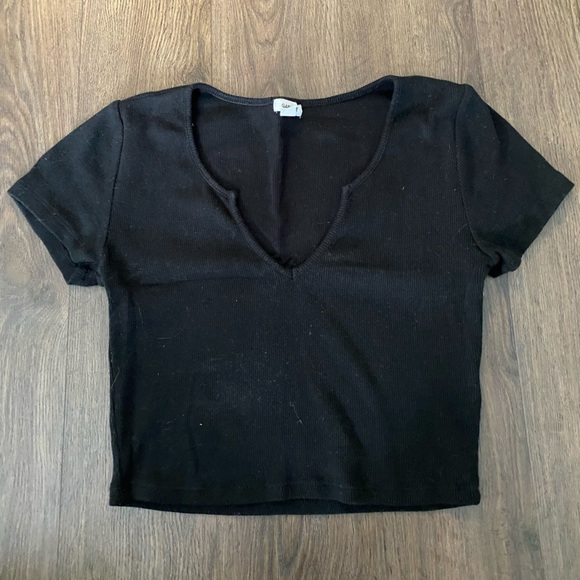 Black Garage crop top with cut in the front - Picture 1 of 3